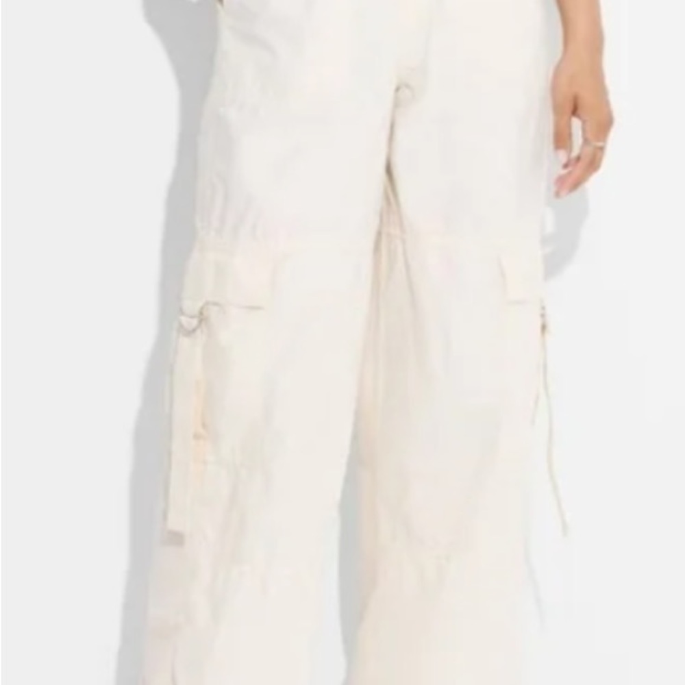 NWT Wild Fable Women's Cream Cargo Pants Sz M (B1)